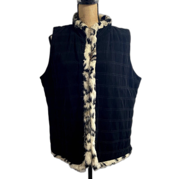Chico's Travelers Black Quilted Vest Faux Fur Trim Leopard Print Size Large (2) - Picture 1 of 5